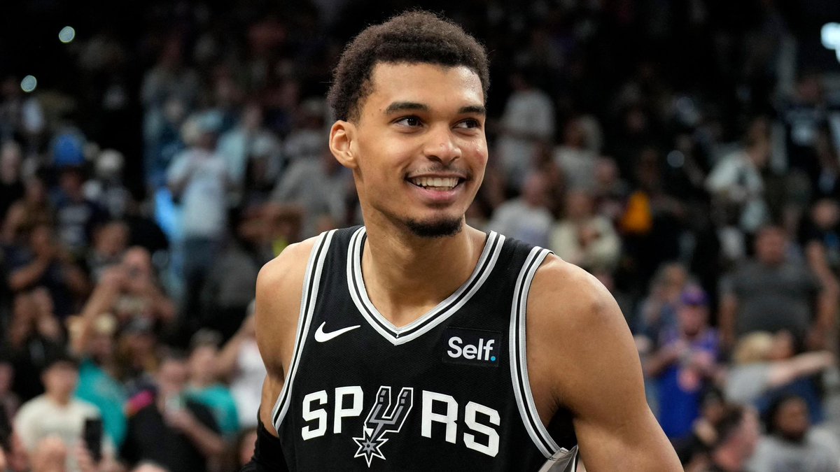 FanDuel's tweet image. BREAKING: San Antonio ends OKC’s 16-game winning streak