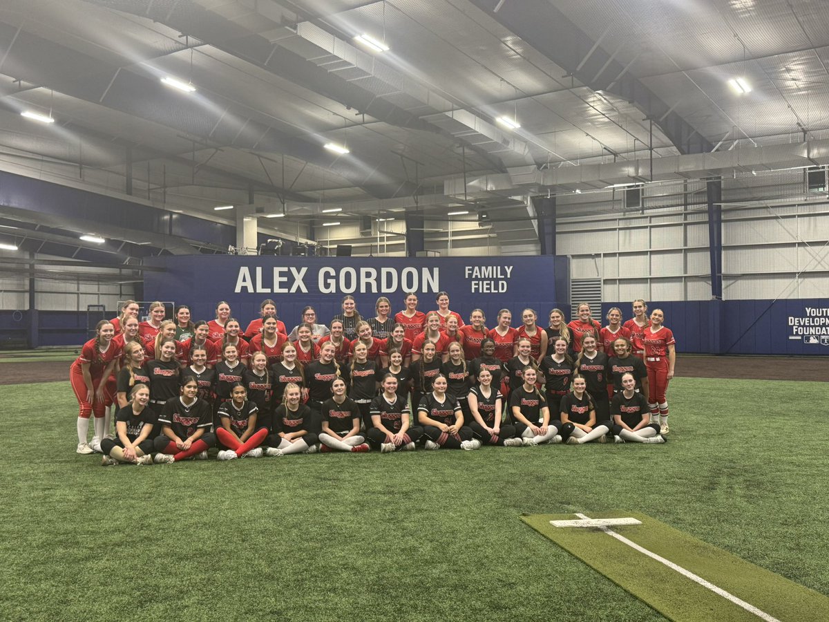 LLS_2011_KS's tweet image. Had a great organizational workout today in KC!  S/O to @AndyPaalhar for organizing, as well as @sluggers_18U and crew for pouring into these girls!  
It was a good day to be a Slugger!! 
@_CoachK__ 
@coachmeghans