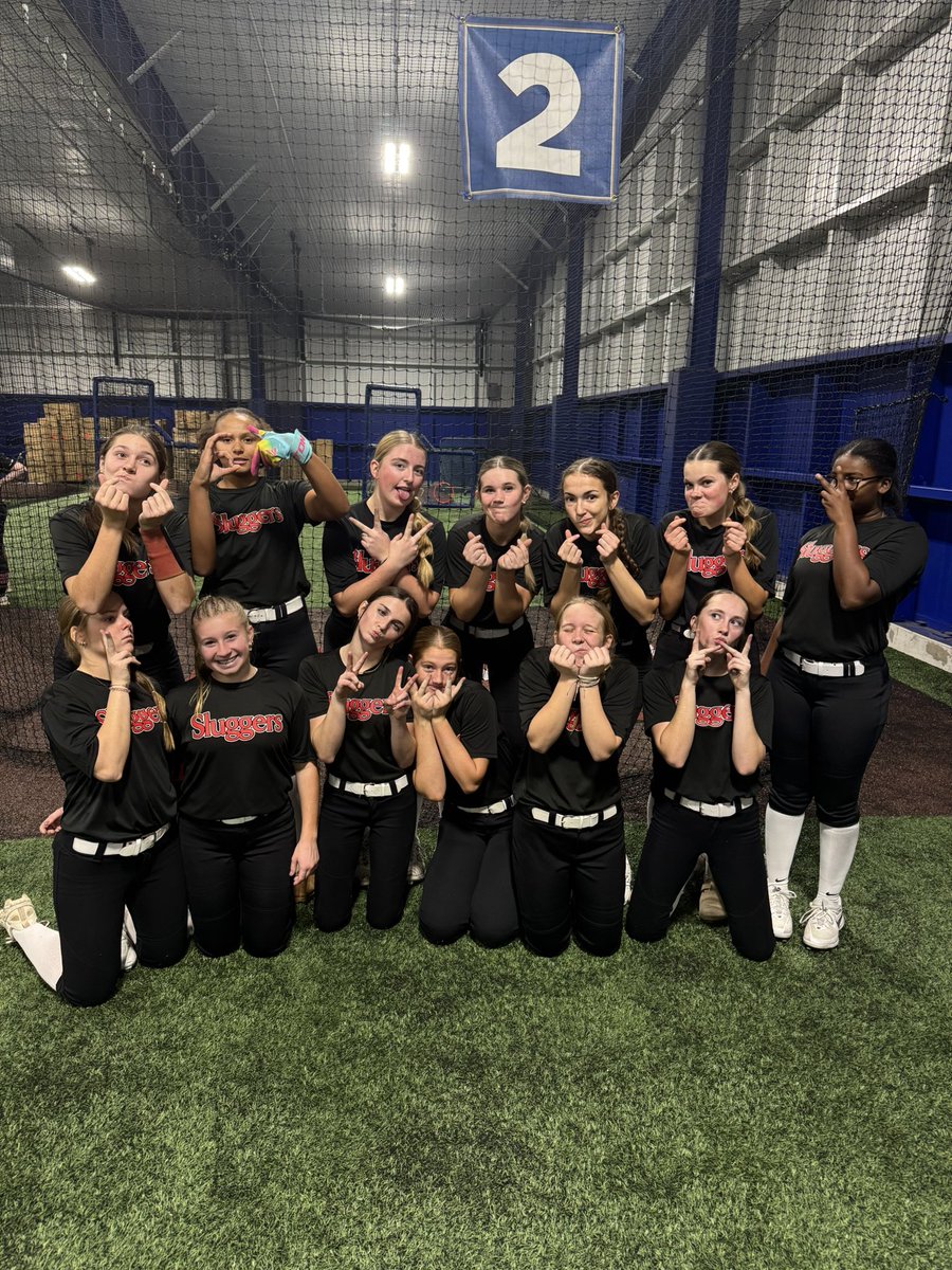 LLS_2011_KS's tweet image. Had a great organizational workout today in KC!  S/O to @AndyPaalhar for organizing, as well as @sluggers_18U and crew for pouring into these girls!  
It was a good day to be a Slugger!! 
@_CoachK__ 
@coachmeghans