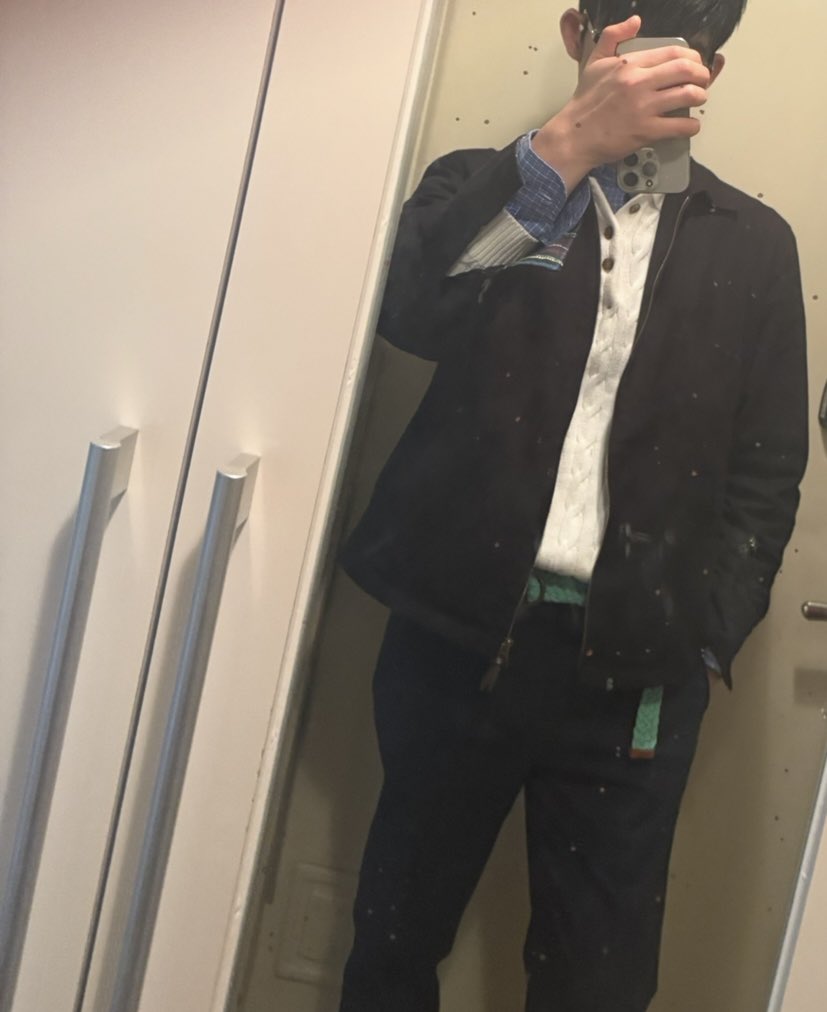 droplex_2's tweet image. #OOTD 

escape