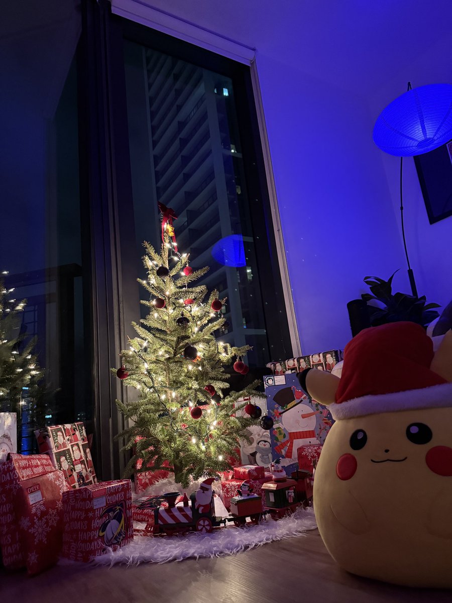 MaxCheerios's tweet image. Xmas vibes are so back