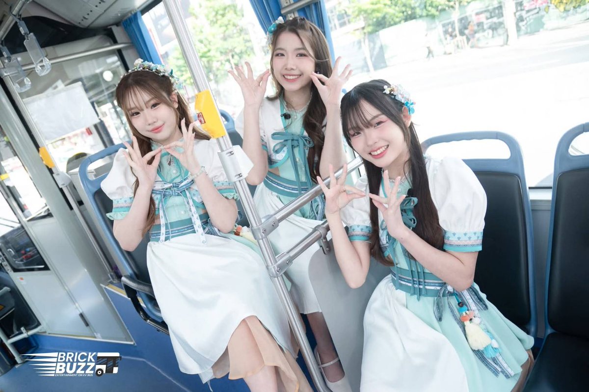 linglingland48's tweet photo. ชวนดูเบื้องหลัง สาวๆ CGM48 ในรายการ #BrickBuzz รายการที่จะติดล้อให้สตูดิโอได้เคลื่อนที่ กับซิงเกิลใหม่ของพวกเธอ เพลง “ได้(ด้าย)ไหม” ชูเอกลักษณ์ความเป็นล้านนาผสม J-pop ส่งต่อความเป็นไทยสู่สายตาแฟนๆทั้งไทยและทั่วโลก
👉 https://t.co/vKKmZKkhD7
#Linglingcgm48 #CGM48_ได้ด้ายไหม https://t.co/V6sloMhUN5