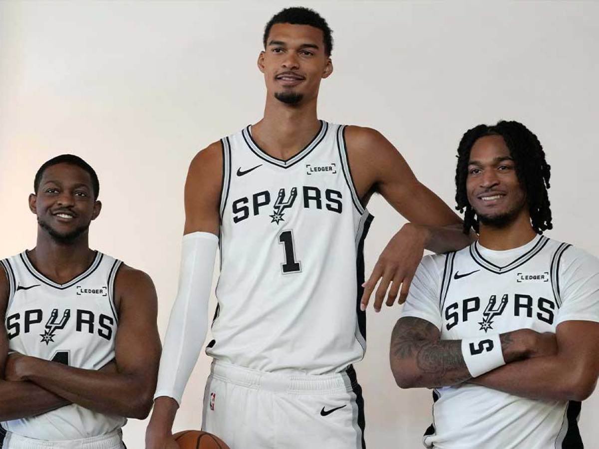 RitmoNba's tweet image. Para llegar a la final de la NBA Cup, San Antonio Spurs le tuvo que ganar a…

Oklahoma City Thunder (1º)
Denver Nuggets (2º)
Houston Rockets (3º)
Los Angeles Lakers (5º)

A los 4º no los pudieron vencer: son ellos mismos. Cosa seria, no?