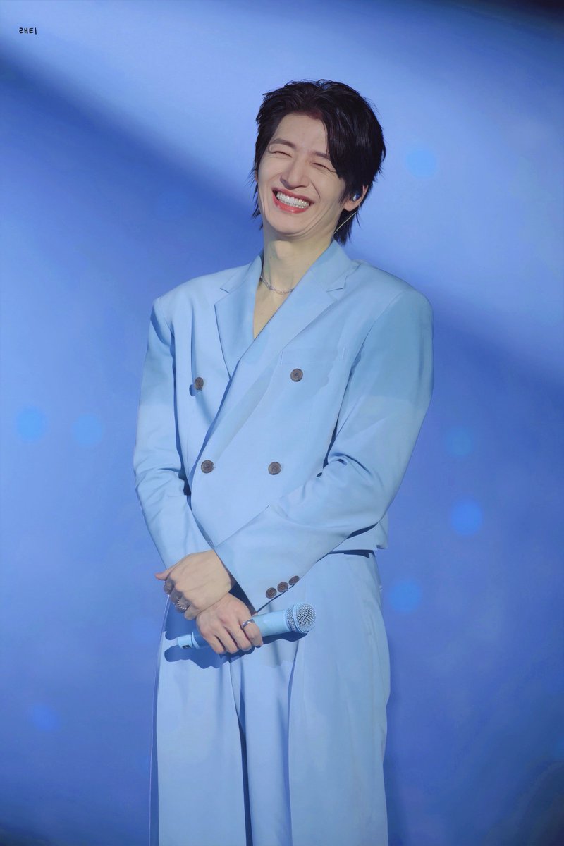 251207 god concert < ICONIC BOX > 

잠금화면하면 열때마다 눈마주치고
웃고있어줘서 힐링되는 기분쓰..

#손호영 #god