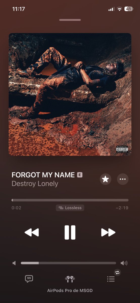 workinganditslatenight tweet media