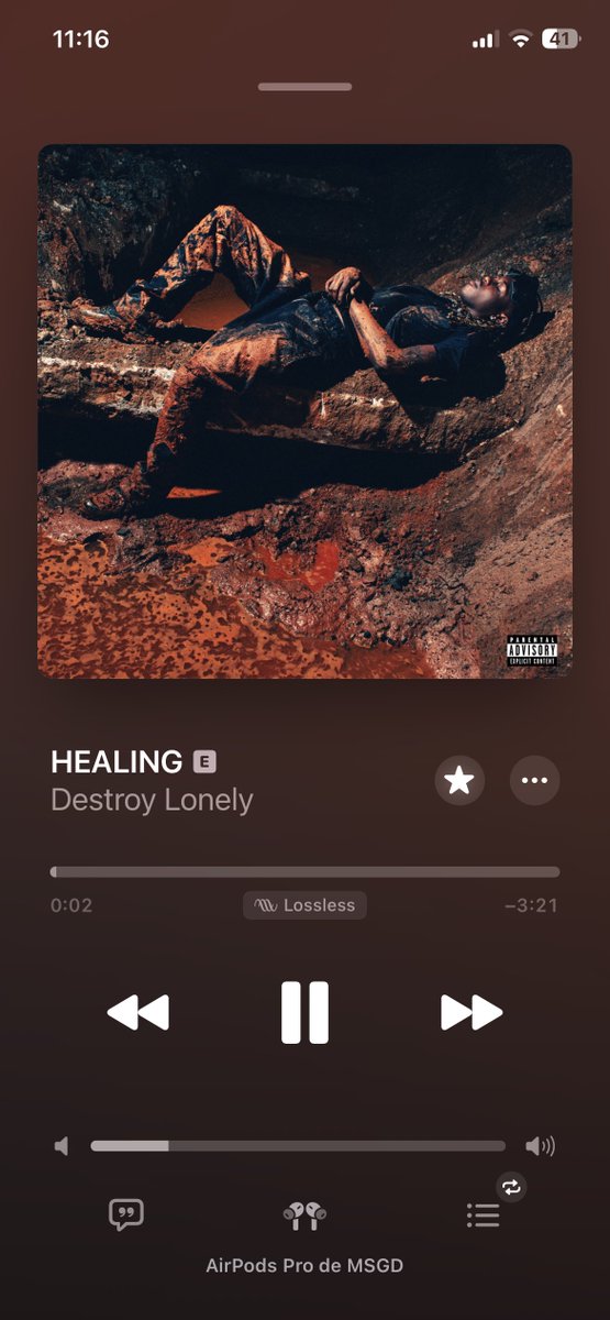 workinganditslatenight tweet media