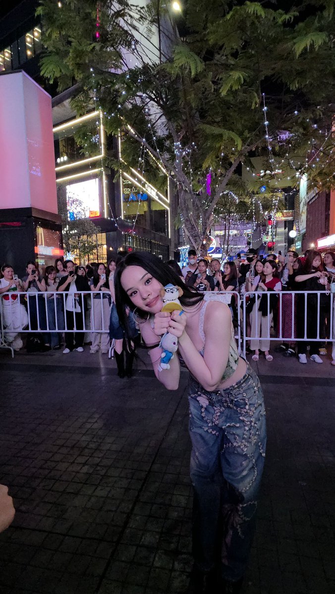 Perthmousses's tweet photo. ดีใจมาก ๆ ที่ได้มาเติมจิ๋วแล้ว 🥳 ขอบคุณที่ยังจำกันได้น้าาา 🥰 ยังคอยเป็นกำลังใจเล็ก ๆ ให้หนูเสมอ สู้ ๆ กับทุกผลงานนะ 💜 #ALLY #allynitibhon #ALLYsONLY #SiamMusicFest2025xALLYJETAIME #แอลลี่ https://t.co/8sile1xaiZ