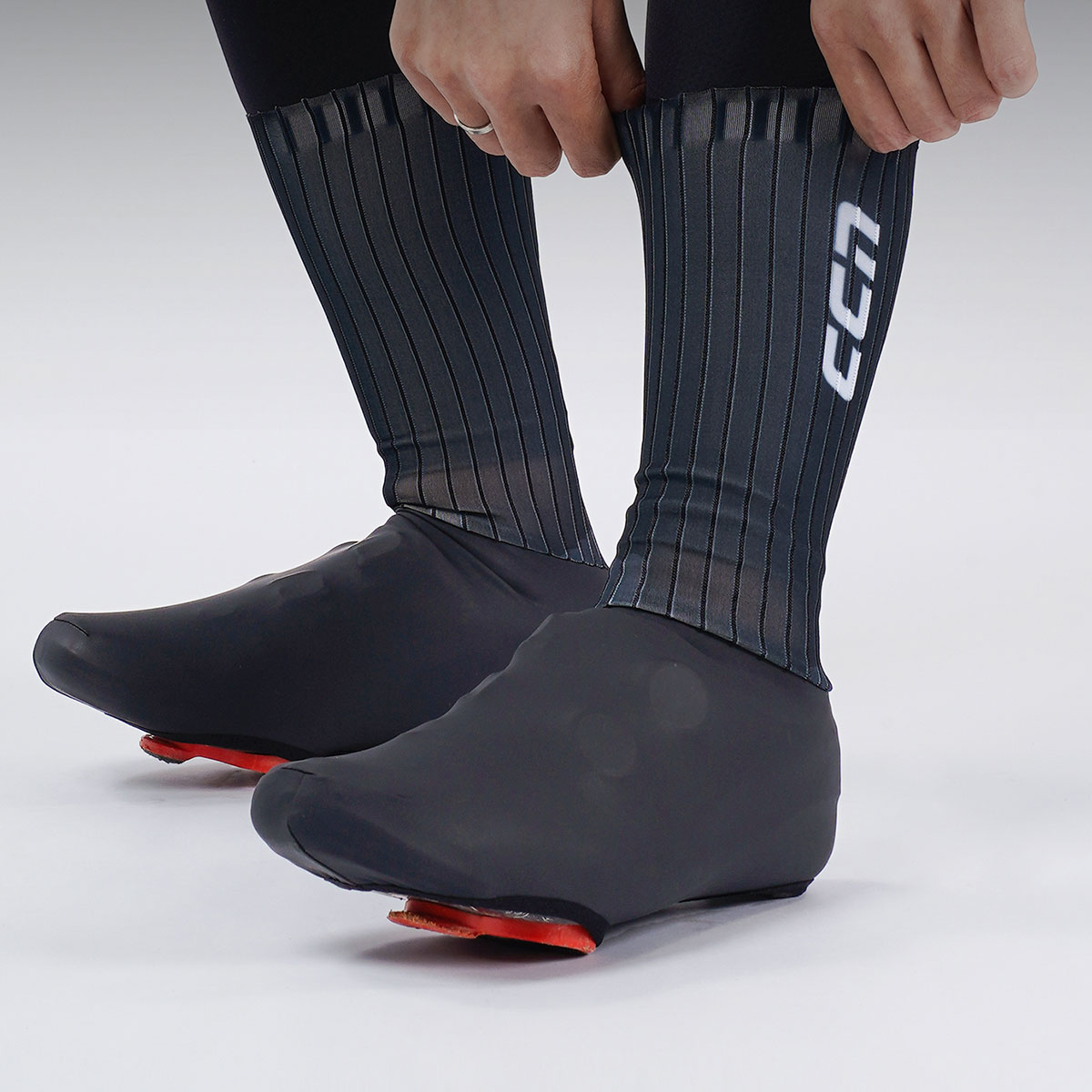 ccn_japan's tweet photo. SWIFTシリーズ
縦線（V-Line）製品発売中  #CCNJAPAN, #エアロシューズカバー, #timetrial, #KEIRIN https://t.co/j2jbVqNapD