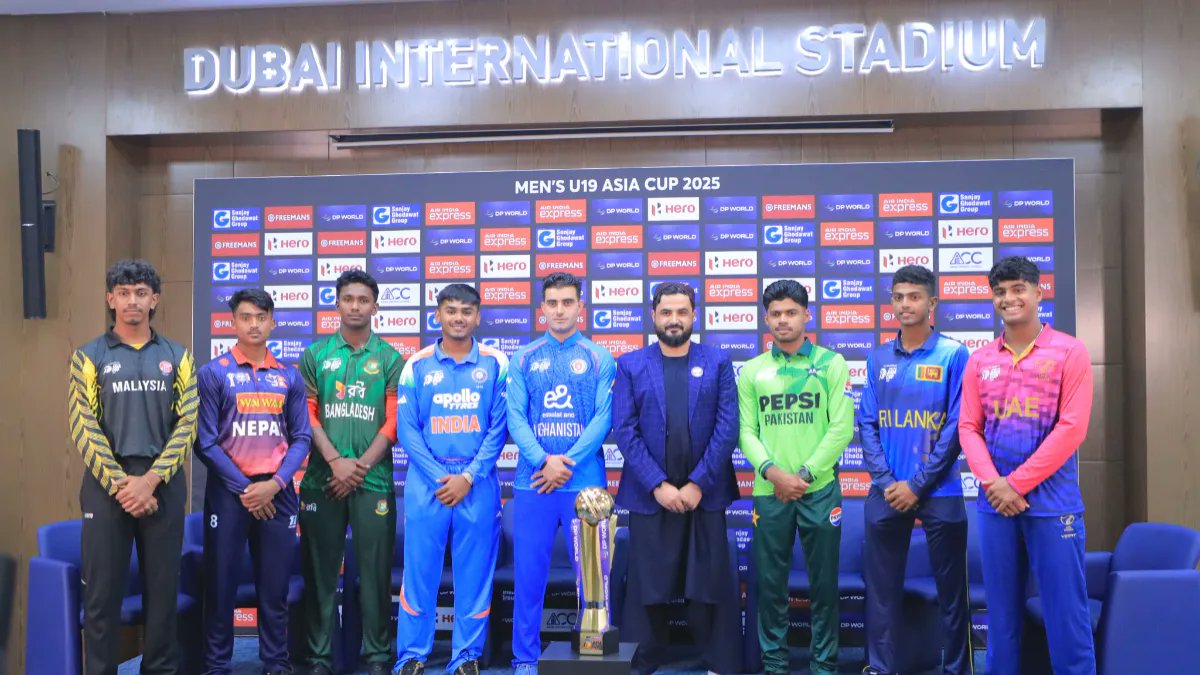 desicricketer's tweet image. Pak U19 won the Toss and Elected to Field (Lose) 1st...
India will Bat and Looking at the Overhead Conditions... India Needs to Bat Sensibly 🏏🇮🇳🏆🔥❤️💯👑
Middle Order should need to Step up if Needed 🔥❤️💯
#U19AsiaCup 
#U19AsiaCup2025 
#INDvPAK