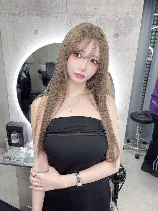 I got my hair maintained by Shunsuke-san again this time
This time it's the reliable beige!
I always feel my mood lift when I go to the hair salon, thank you