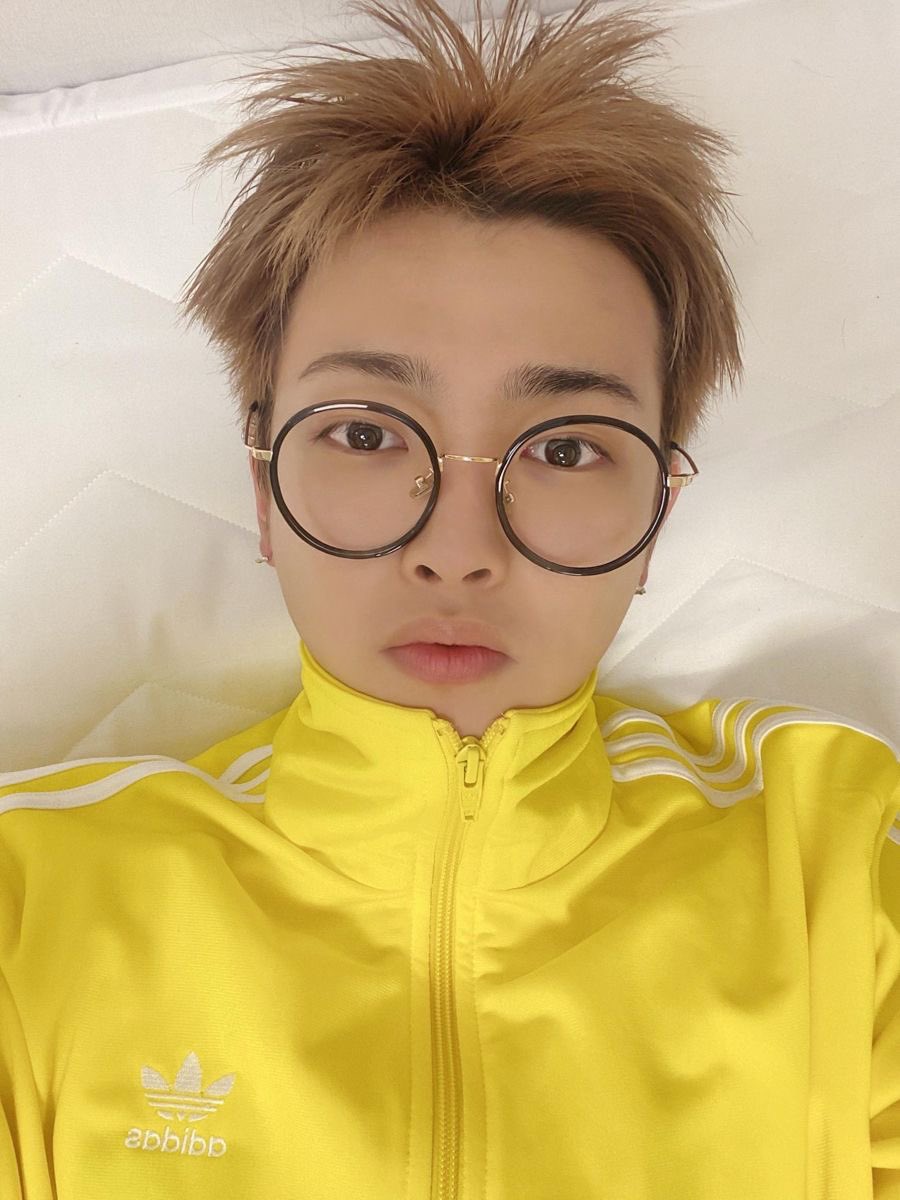 홍중님 노란 져지 옆집 오빠같고 진짜 좋은 듯