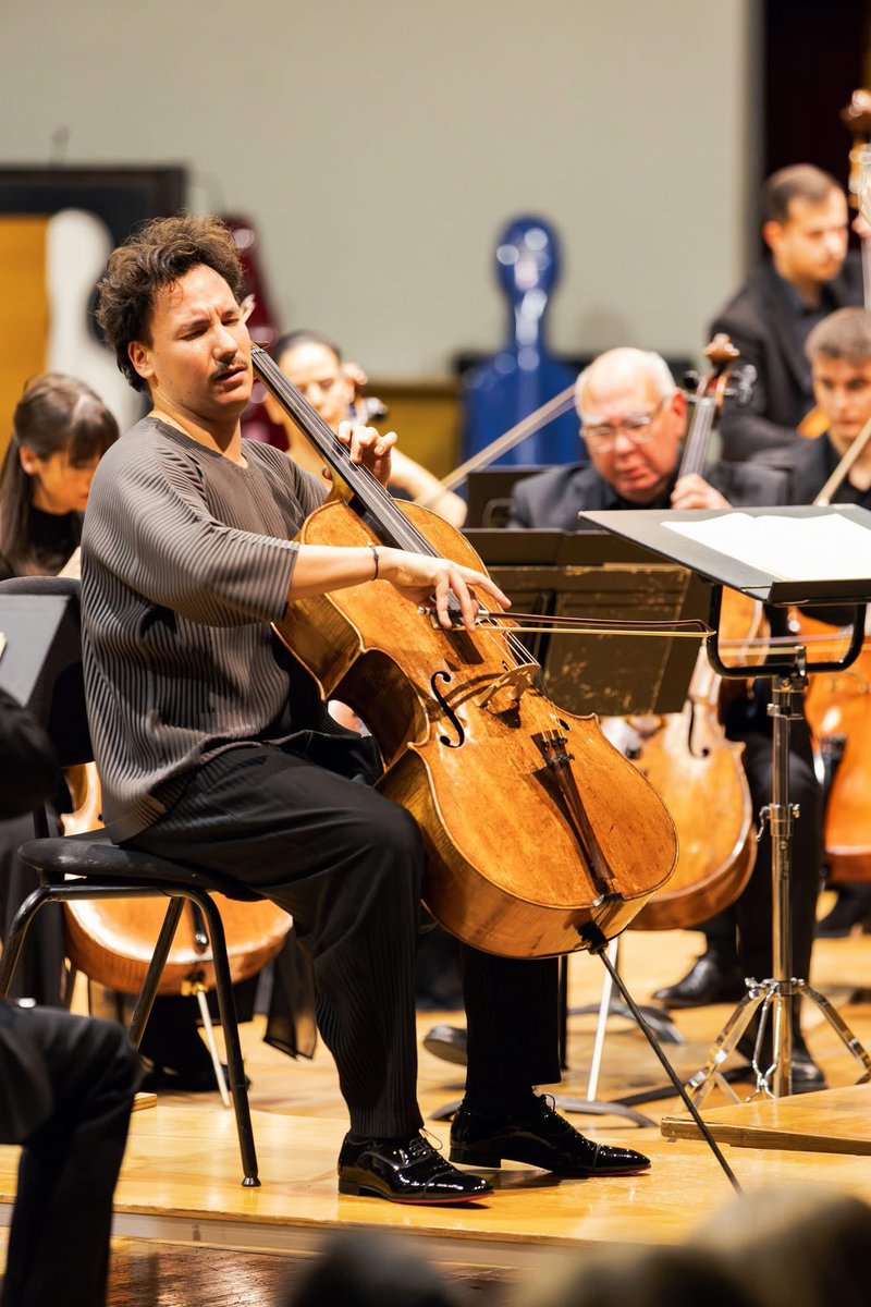 Edgar Moreau tweet media