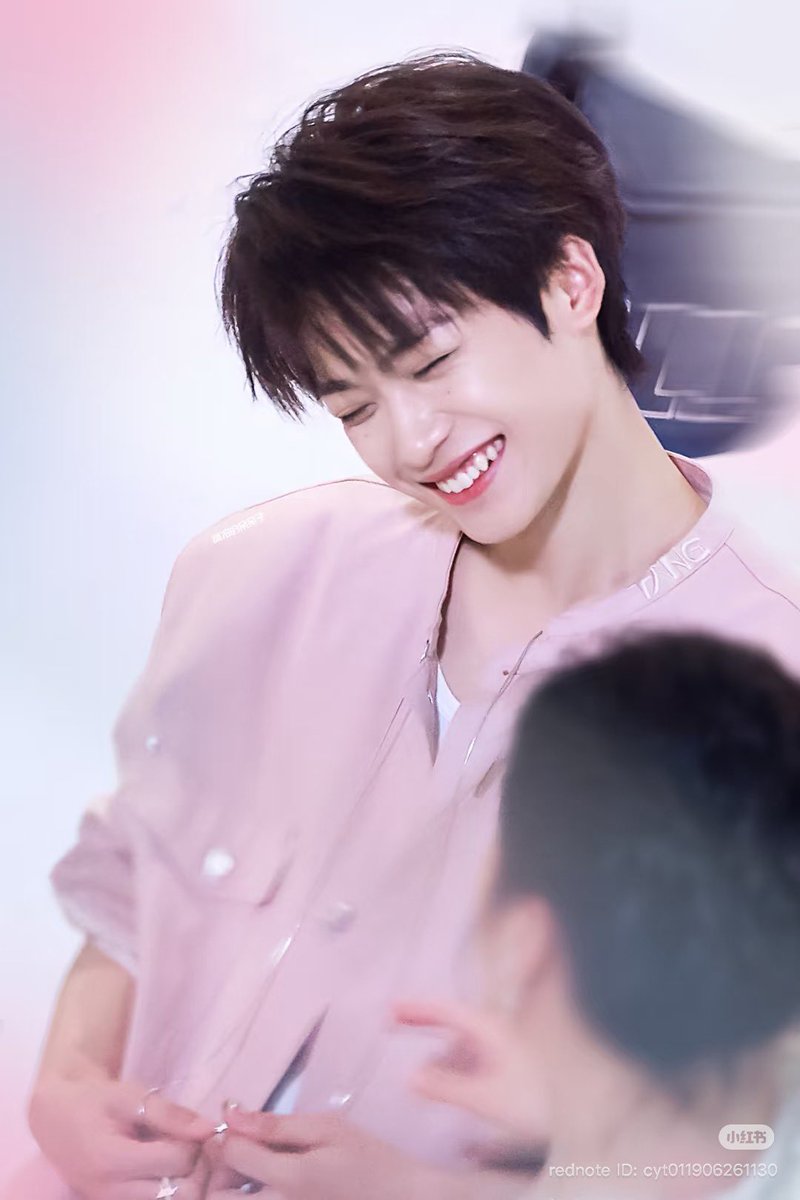 คนที่เหมาะกับสีชมพูวที่ฉุดดดดดดดดดด 😭😭