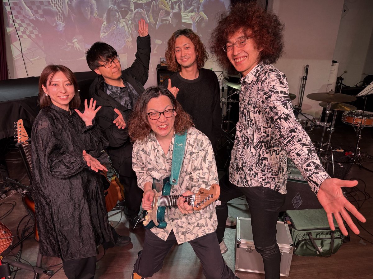 12/05
ふるてぃワンマン"Press On"
最高でした！！ふるてぃの音楽性溢れる素晴らしいライブでした！！