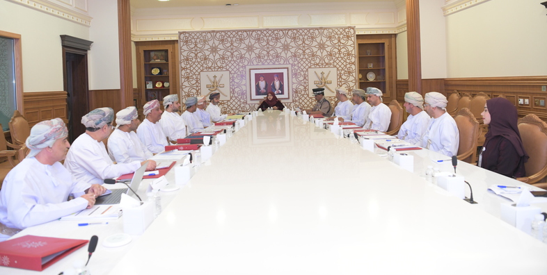 اللجنة الوطنية للإعاقة تبحث إعداد استراتيجية وطنية للفترة 2026 2030، وتناقش آليات التقييم وصرف الأجهزة التعويضية. #العُمانية 