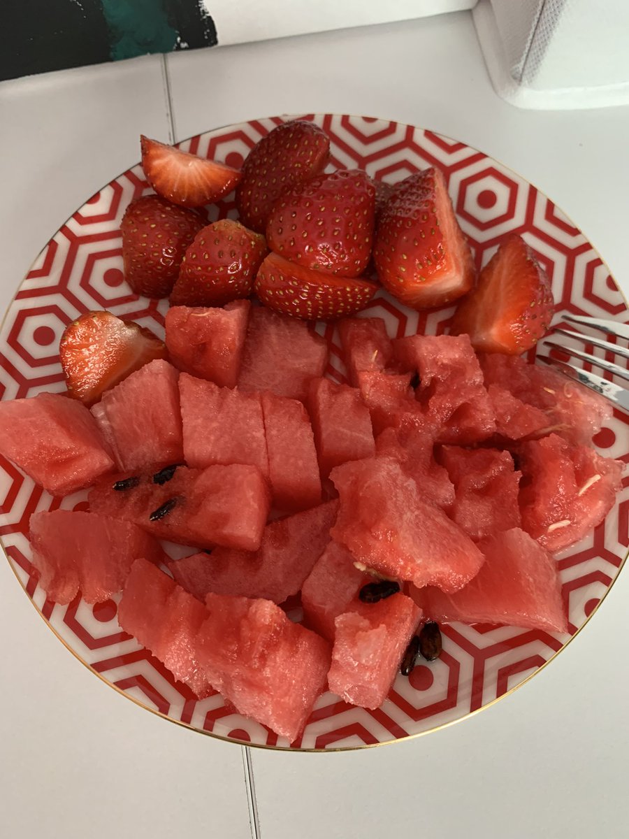 gdo falan umrumuzda degil bu mevsimde yaz meyvesi yemek😋