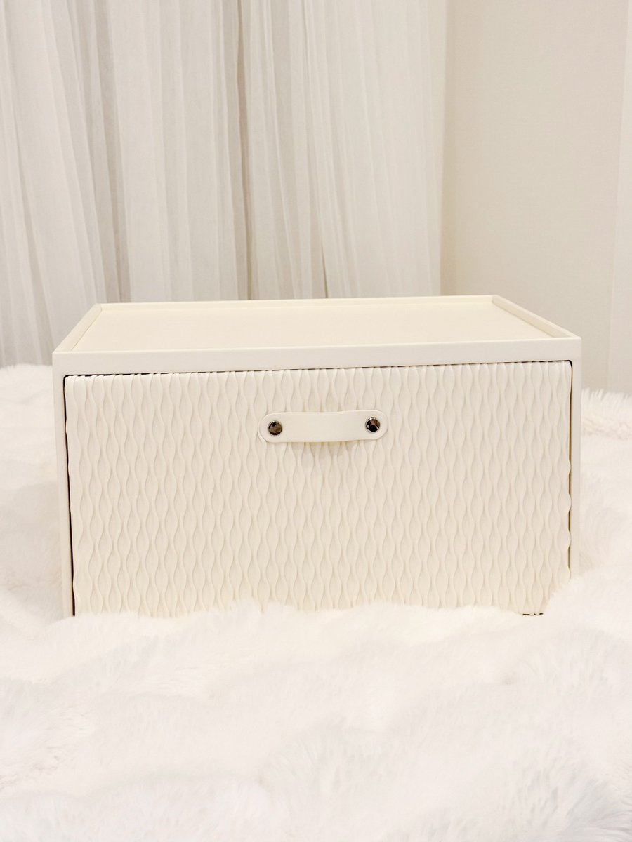 フランフランで購入した収納ボックスかわいいჱ̒ ⌯ ·̫ ⌯ᐡ🤍後ろの