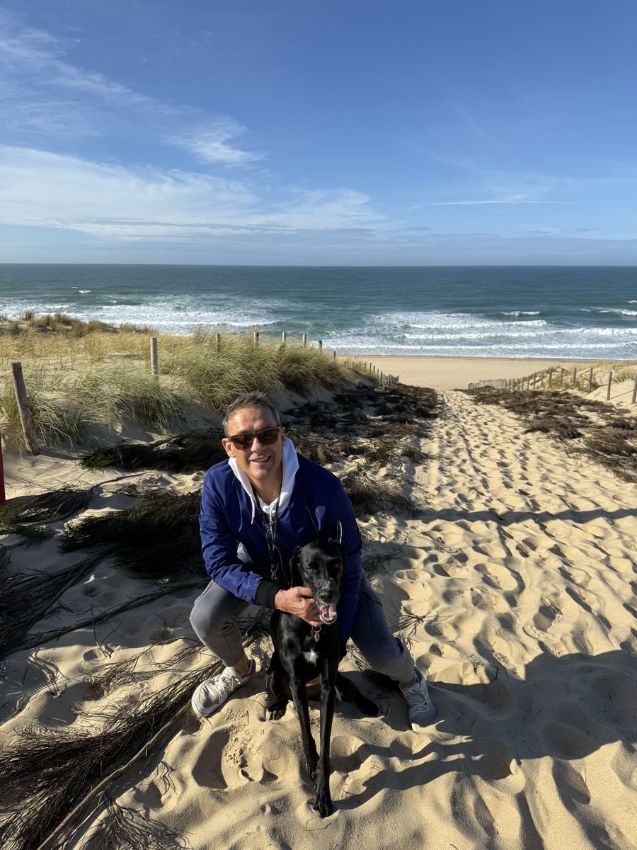 Cette semaine sur <a href="/RTLFrance/">RTL France</a> et <a href="/M6/">M6</a> nous allons faire l’inauguration de la salle d’opération et de soins de <a href="/suzihandicapani/">SUZI HANDICAP ANIMAL OFFICIEL</a> que vous avez financé. Une envoyée speciale sera en duplex. Beau  kdo de Noel pour ces animaux qui retrouvent la joie de vivre !  Bises à tous et merci !