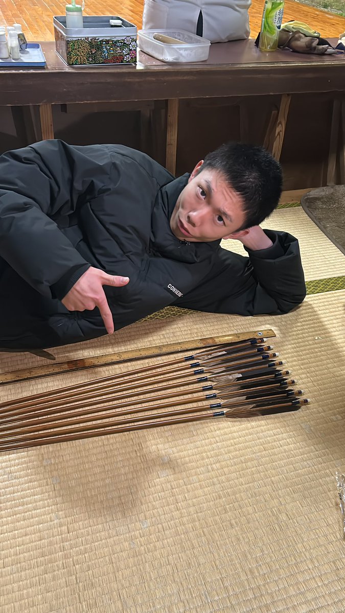 【拡散希望】
使わない矢を売ろうと思います。
SST83-26BC 黒鷲染め抜き
インサートなし
矢矧には模様が施してあります。
6.5万円程で考えていますが、値下げ交渉承ります。気になった方はこのポストに返信いただくか、DMまでお願いします。