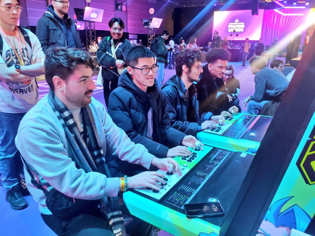 ScelGH's tweet photo. 🟢TFT PARIS OPEN - DAY 3🟢

Dernier jour pour venir jouer avec nous 🤝

Les joueurs commencent à prendre le coup de main et ça fait plaisir de voir l'engouement qui se crée 🔥

De quoi bien se préparer pour 2026 avec la sortie officielle 👀

#TFTParisOpen #TFTOpen https://t.co/Xwp5hPHRcr