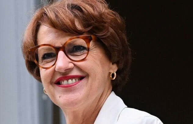 BelleMonjeau's tweet image. La criminelle en question :  Annie Genevard

avant, le sénateur Pierre OUZOULIAS, malade, s'est vomi dessus dans l'hémicycle... 
Faut-il euthanasier tous les autres sénateurs présents ??  STOP à la bêtise et à l'horreur technocratique !!!

Honte à toi et à tes proches, Macron !!