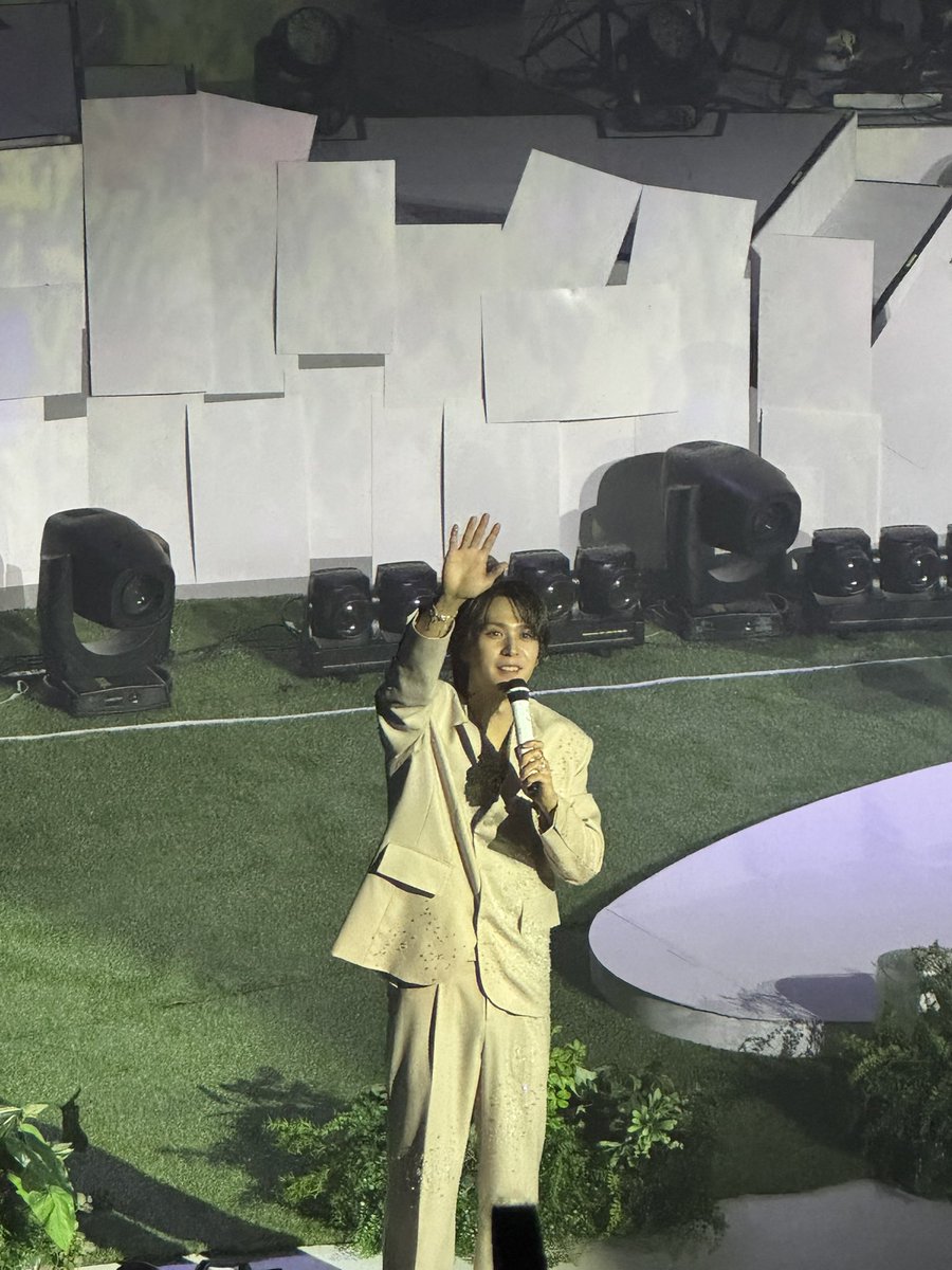 이틀동안 라이트의 사랑을 듬뿍 받은 동운아

무슨 일이 있든 어떤 일을 하든
우리는 늘 동운이 편인 거 잊지 말고
그저 사랑만 받고 행복하길 바라