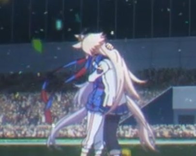 They look like they're kissing help😭😭