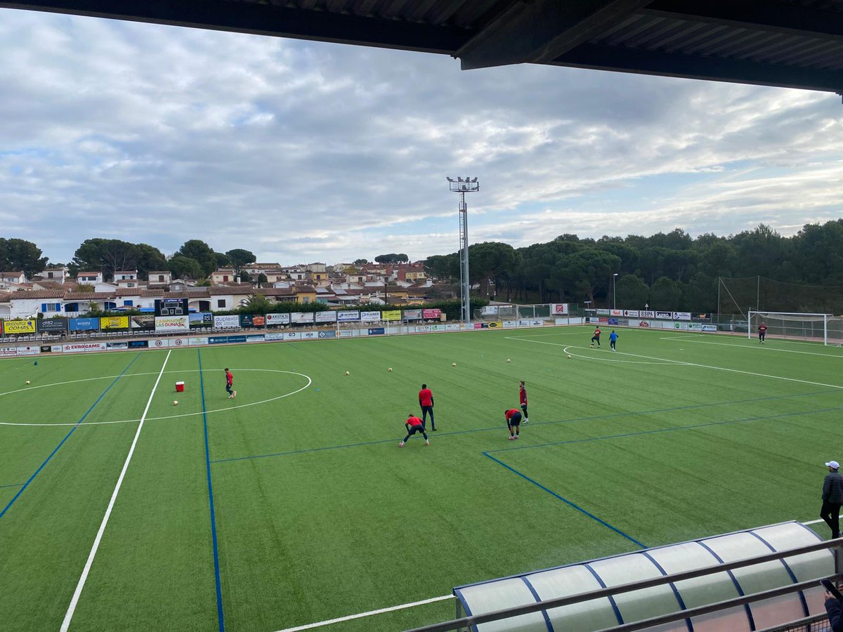 Tot a punt al Nou Miramar de l'Escala <a href="/FCLESCALA/">FC L'ESCALA</a> - <a href="/cfcanvidalet/">CF Can Vidalet</a> amb la veu de <a href="/rogerilla_/">Roger Illa</a>
📻 #89.1FM #MarcadorCat