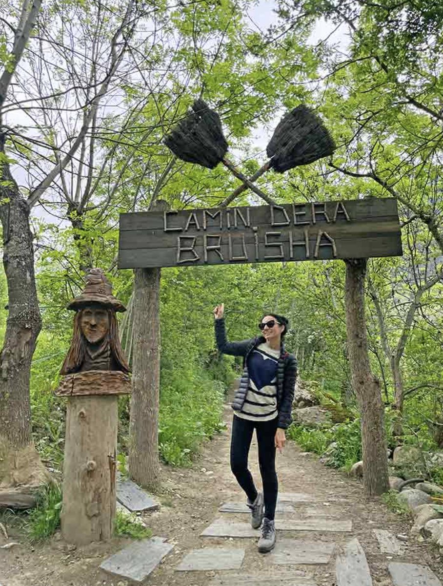 VeroSinmapa's tweet photo. 🤩El Valle de Arán, en el Pirineo Catalán, roba corazones.

🗺Iglesias románicas y paisajes brutales todo el año.

📝 Dónde comer, dormir y qué ver en cada pueblo.

💁🏻‍♀️Mi guía para organizar la escapada perfecta ⇨ https://t.co/h8zhtza4aZ

#ValDAran #ValldAran #Lérida #Lledia https://t.co/w2fwVDn0Ym