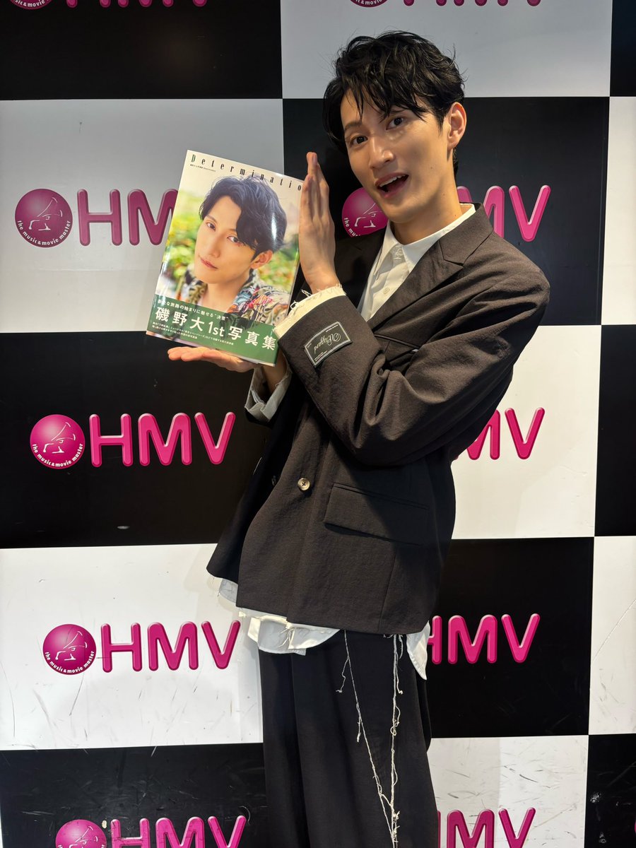 isono1st's tweet photo. #磯野大1st写真集「Determination」
発売記念イベント東京、ご来場ありがとうございました✨
HMVエソラ池袋もパネル展開催中📸

ご好評により追加オンラインイベントを開催します！

▼12/21(日)12:00〜
https://t.co/4IUsJKjLYF
※12/15(月)正午 予約開始

今年最後のイベント、お待ちしております⛄️ https://t.co/LnVLzSj7QF