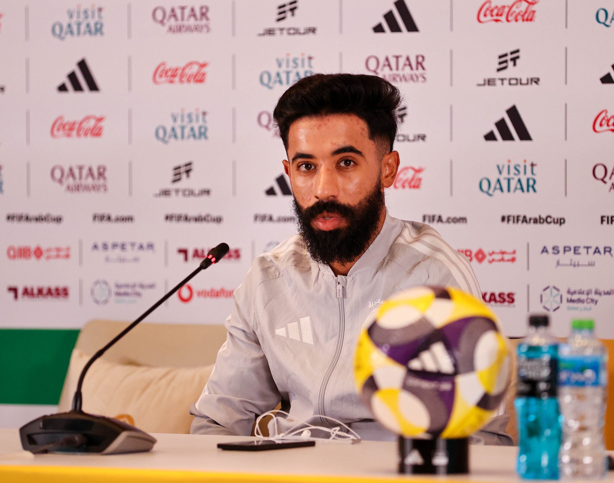 نواف بوشل لاعب المنتخب السعودي في المؤتمر الصحافي: - بدون جماهيرنا نحن لن نكون شيء، ومعكم وبدعمكم بإذن الله نحقق الفوز. #السعودية_الأردن 