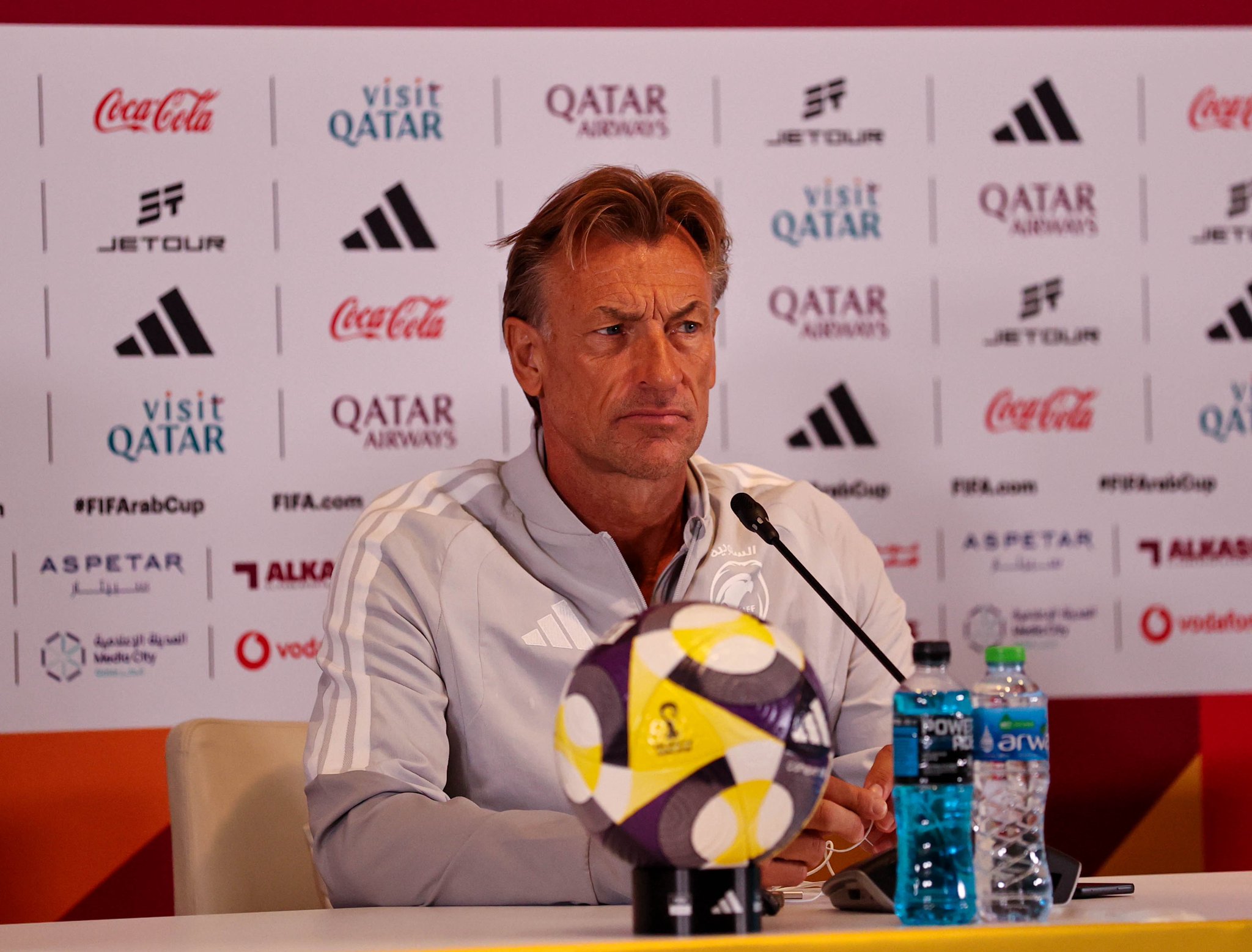 هيرفي رينارد مدرب المنتخب السعودي في المؤتمر الصحافي: - نعرف ماهي توقعات المشجعين السعوديين ونعرف ماهي توقعات البلد ونعدهم بأن نعمل ما في وسعنا من أجل راية المملكة. #السعودية_الأردن 