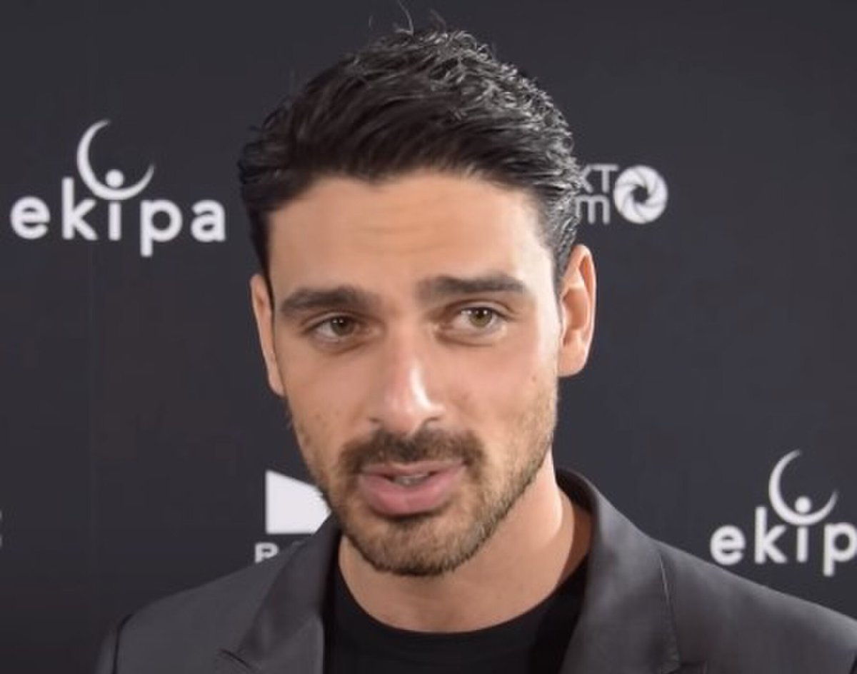 Stats Globe tweet media