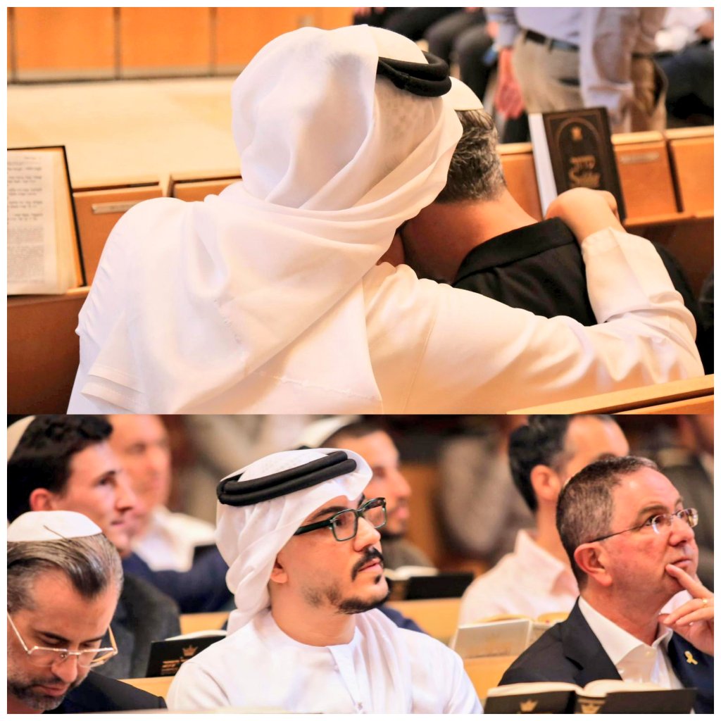 amjadt25's tweet image. To Australia, to Sydney: To every Jew and every Israeli today, you are not alone. Humanity stands with you. Condemn this Islamist terrorist massacre against the Jewish nation, a nation that today stands for humanity itself. Be brave. Name it for what it is. This is the result of…