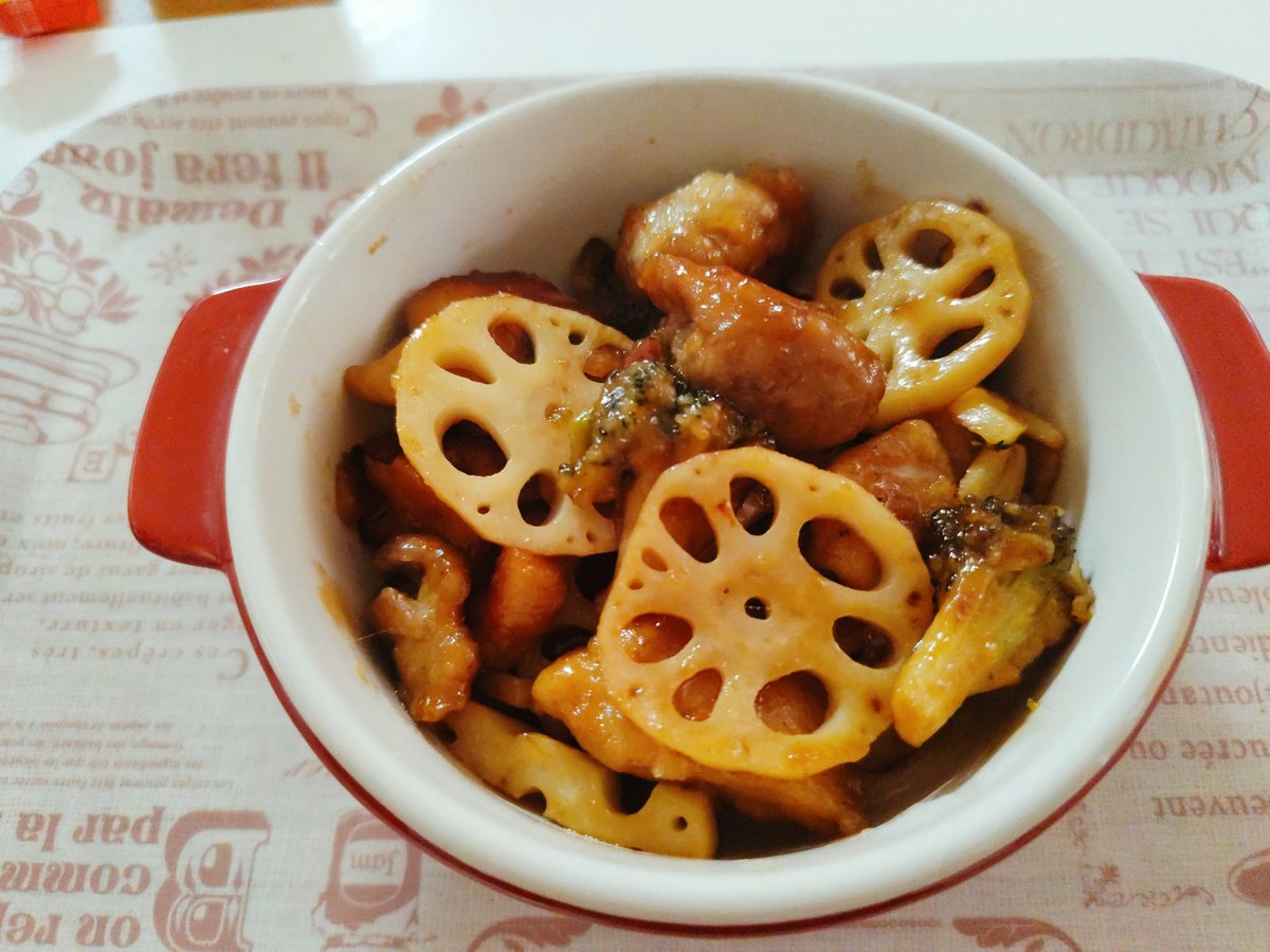 MuuShocK's tweet photo. 菊池蓮根さんから頂いた蓮根で「鶏肉と蓮根の甘酢煮」を作りました！
優しい甘みとシャキシャキ感が最高でした！！
皆さんもぜひ食べて��てください！！
　　　　　↓購入はこちら↓
https://t.co/FRr1Je374C https://t.co/8KJnY3bKrN