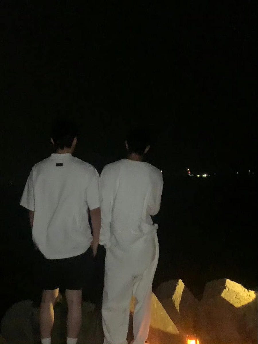 jiangli_com's tweet photo. 250612 @ Desire偷硬盘小分队's weibo

#JiangLi https://t.co/pjTTZSywFF