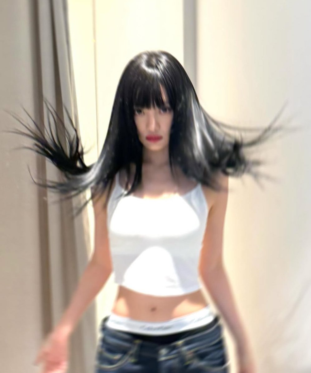 thinking about ningning 🦋 (@thinkning) on Twitter photo 