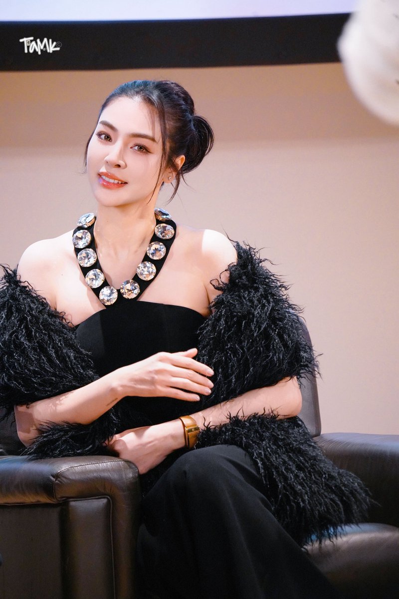 Faye's admirer 🌻#Fayemily #FayeAtom 🌻🍑 tweet media