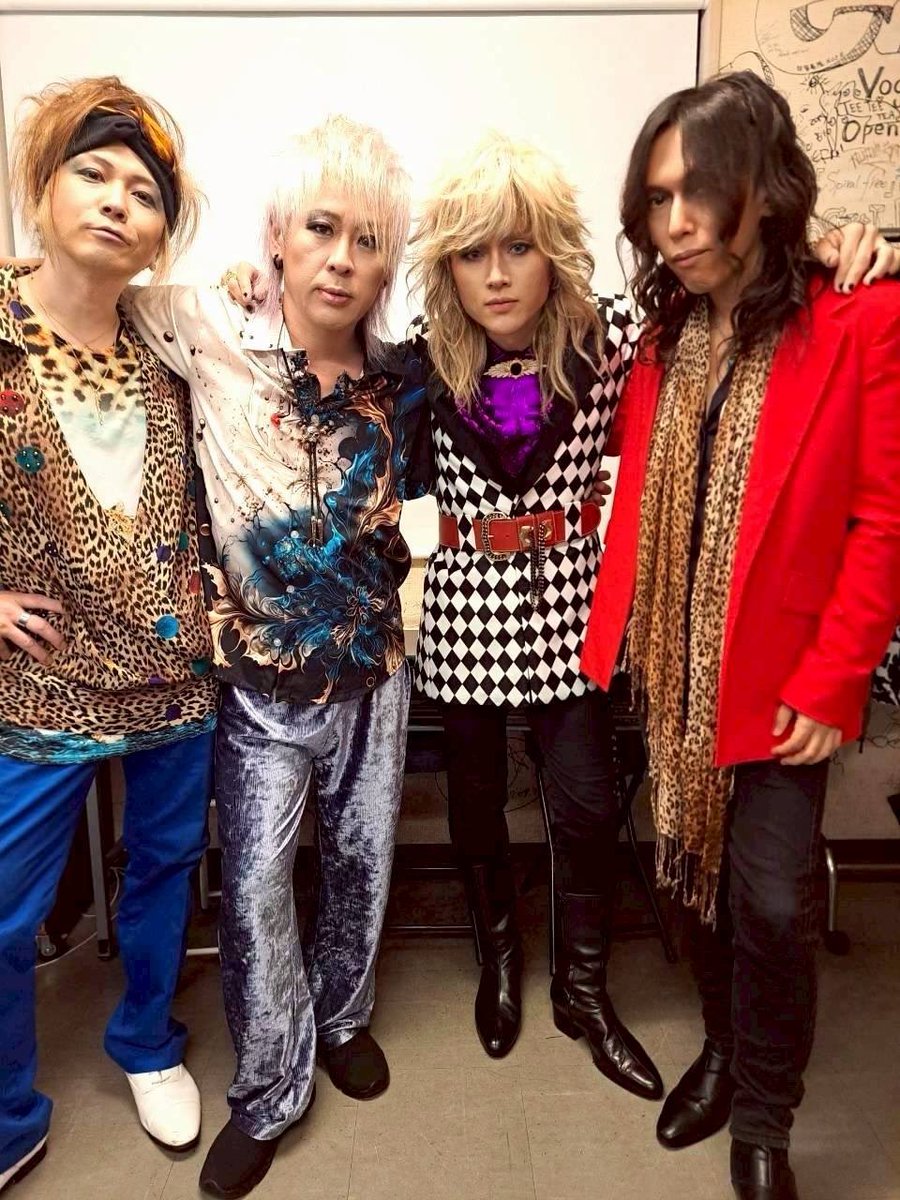 helter_takui_st's tweet photo. TAKUI NAKAJIMA REVIVAL &amp; MAXIMUM ROCK’N’ROLL TOUR 2025〜2026

12.14(日)【埼玉】 HEAVEN'S ROCK さいたま新都心 VJ-3
ご来場くださった皆様、ありがとうございました！
2公演ともに最高の盛り上がりでした👏

次は20日、久々の新潟公演です。

@takuinakajima
#中島卓偉
#you
#NAOKI
#SHINGO https://t.co/BcGPE00CO2