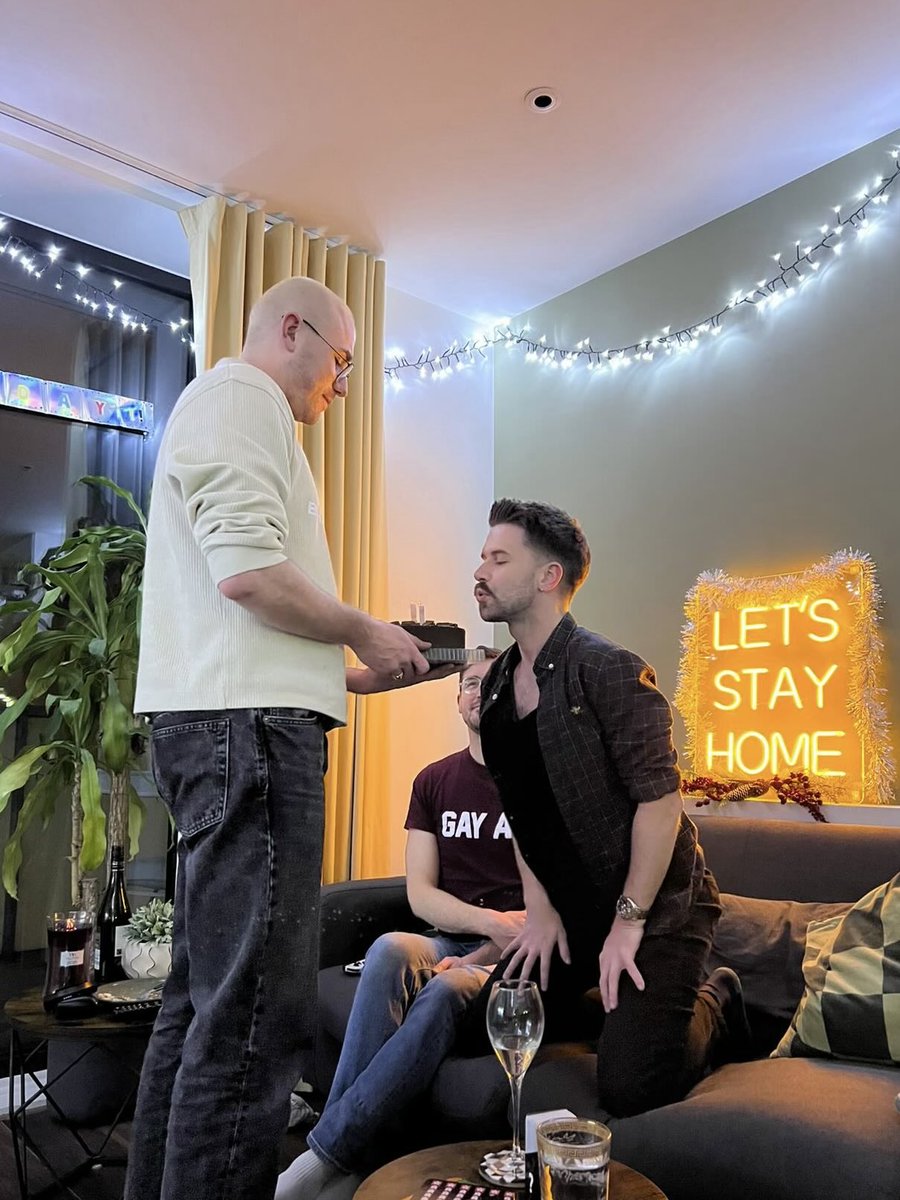 Sam tweet media