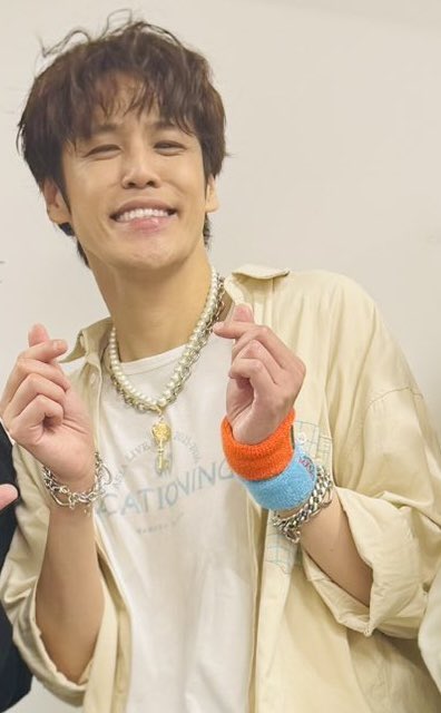 kosmos_77's tweet image. マモライ アンコール衣装の時のネックレス可愛かった