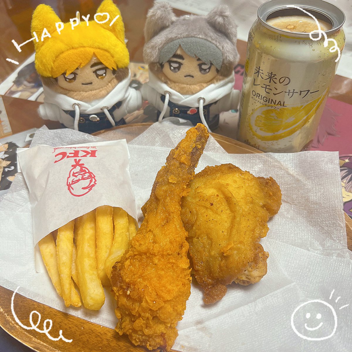 今夜は大好きなケンタッキー♡
久々のお酒もごくごく進んで
酔ってるワタス"ʅ(ᐙʅ)ｳｪｨ~🍻

ゆず七味チキンも買ってみた。んまい！

#うちのちみけも 
#ちみけものいる暮らし