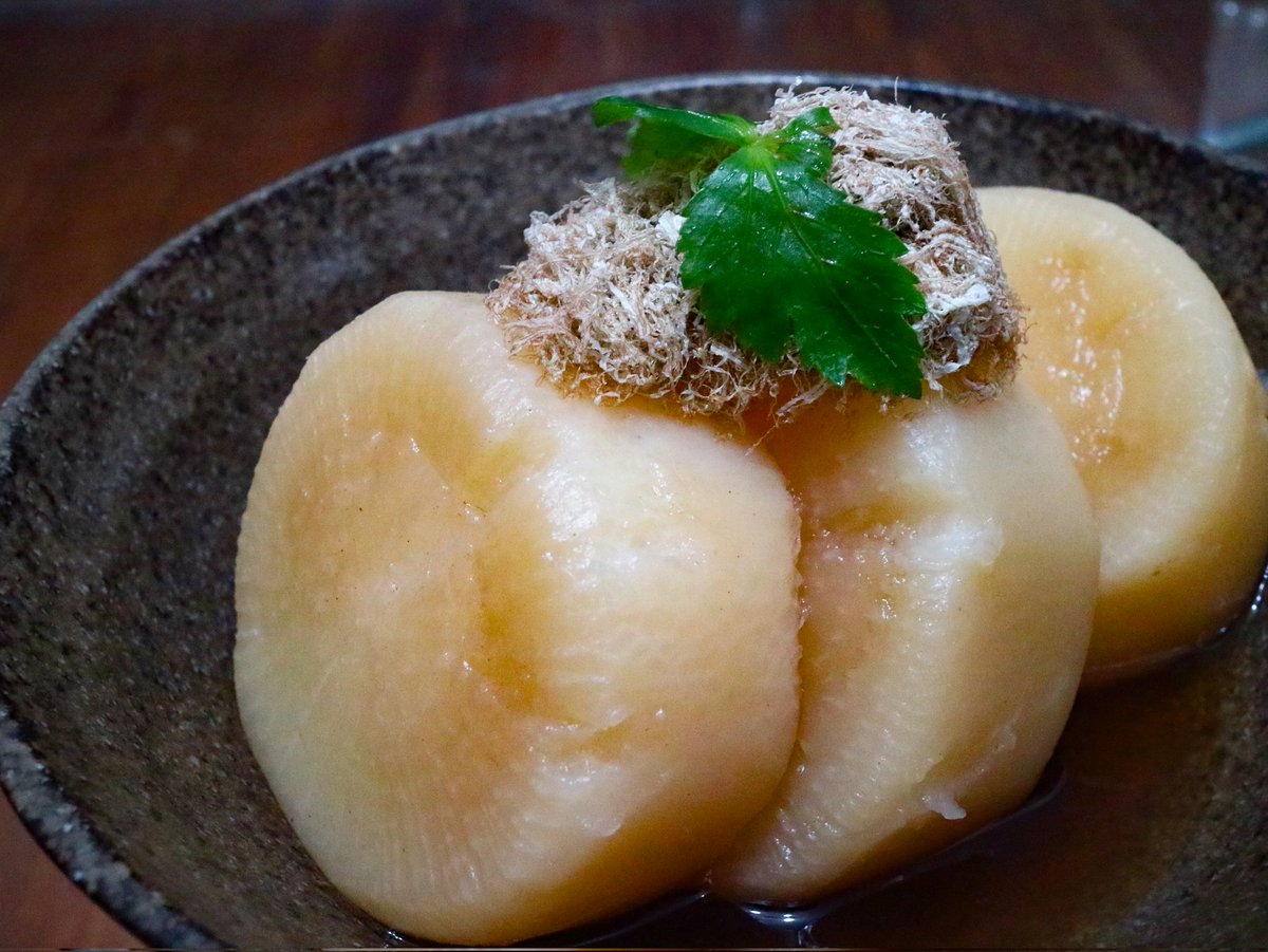 大根を頂いた！ので炊いた(^_-)
#減量飯　#デ部
#もう少し煮たかったが時間切れ