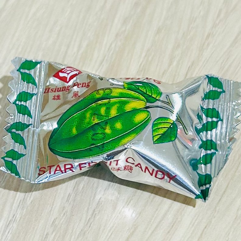 bonkuretaiwan's tweet image. きゃーっ！！！
この楊桃糖すごい！！！！！
酸味の中に薬膳のような、廟の線香のような謎の香り！
台湾で飲む楊桃(スターフルーツ)ドリンクが風味そのまま！舐めた瞬間台湾にトリップしちゃう！
なんて便利なの！？
個人的ヒット上位にいきなり踊り出ました🤩