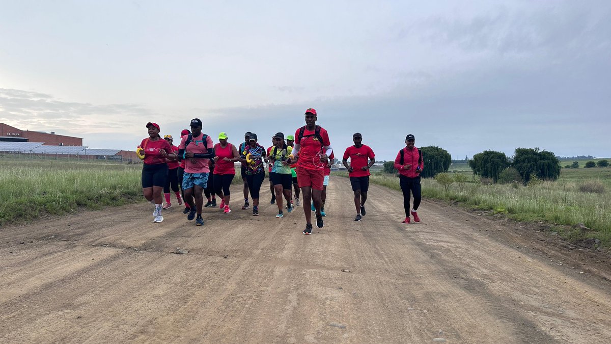 Baba_ka_Peanut's tweet photo. Runderful Gravel LSD Run featuring some rain in the end 🙃🌧️🏃
#OutdoorAdventures 🏞️ #SaturdayLsdRun #Runderful🙃 #Consistency 🤌🏾#IpaintedMyRun https://t.co/6wznGGcJDK