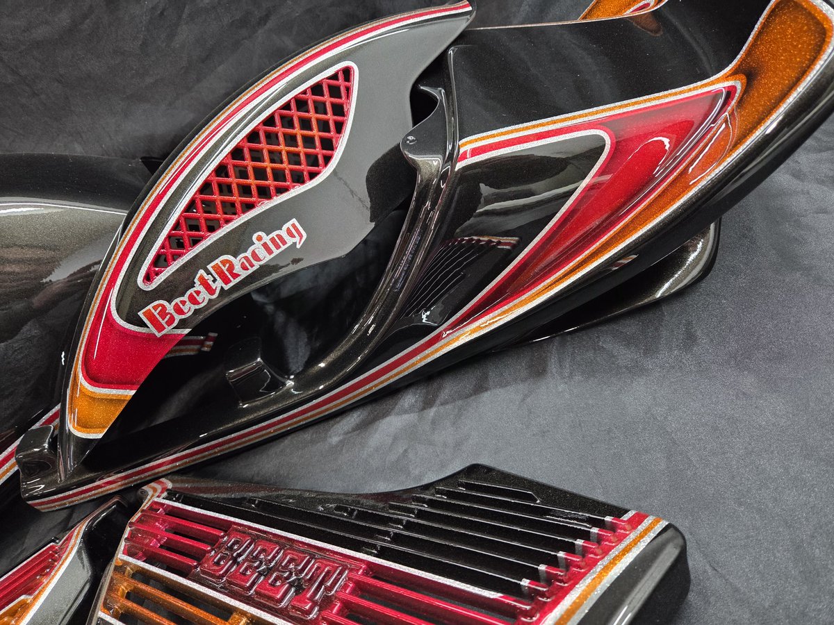 キャプテンコーク•*¨*•.¸♬︎ ホーク3カスタムペイント 小粒ラメ タンジェリン、レッド 黒ボカシライン