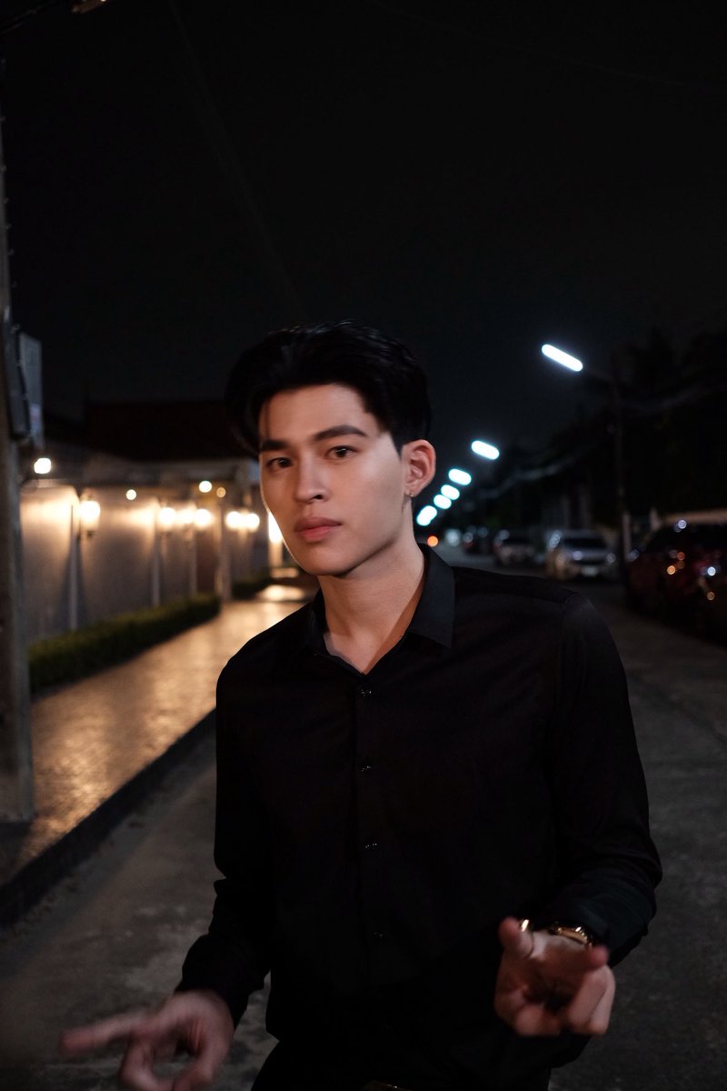 <a href="/ppnaravit/">ppnaravit</a> ชั้นไปค้นรูปในกล้องคุณพีช เจอสามสี่รูป บ้างก็ถ่ายในฐานะตัวละคร บ้างก็ถ่ายในฐานะอื่น #MeAndTheeSeriesEP5