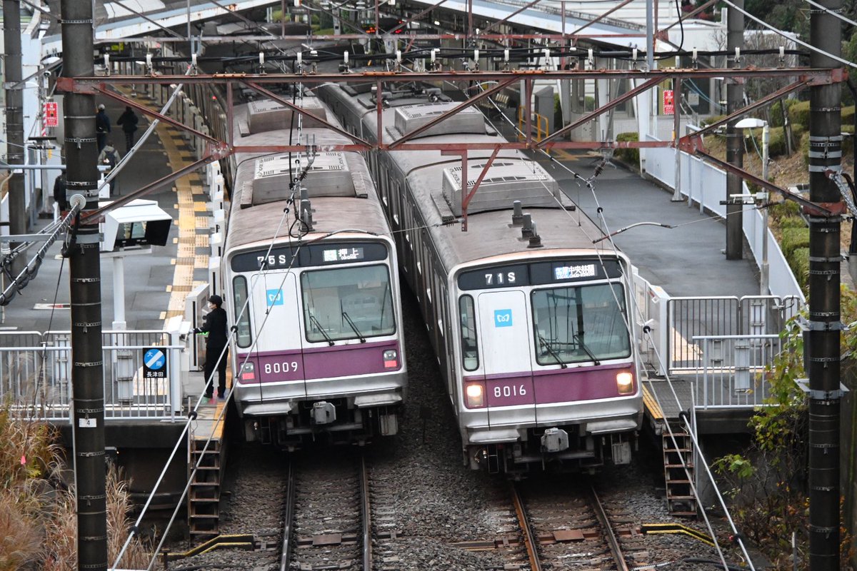 メトロ車並び 残り2編成となった 東京メトロ8000系 すずかけ台で 顔を
