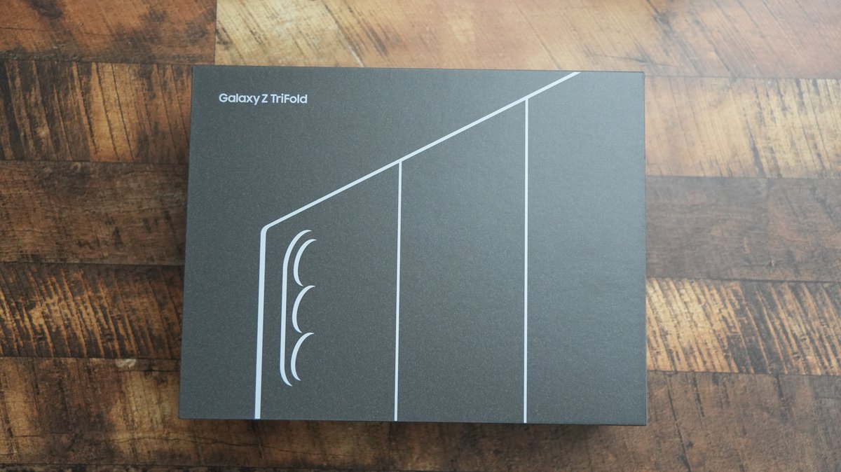 まめこさんにお願いしていたGalaxy Z TriFoldが手元に届きました