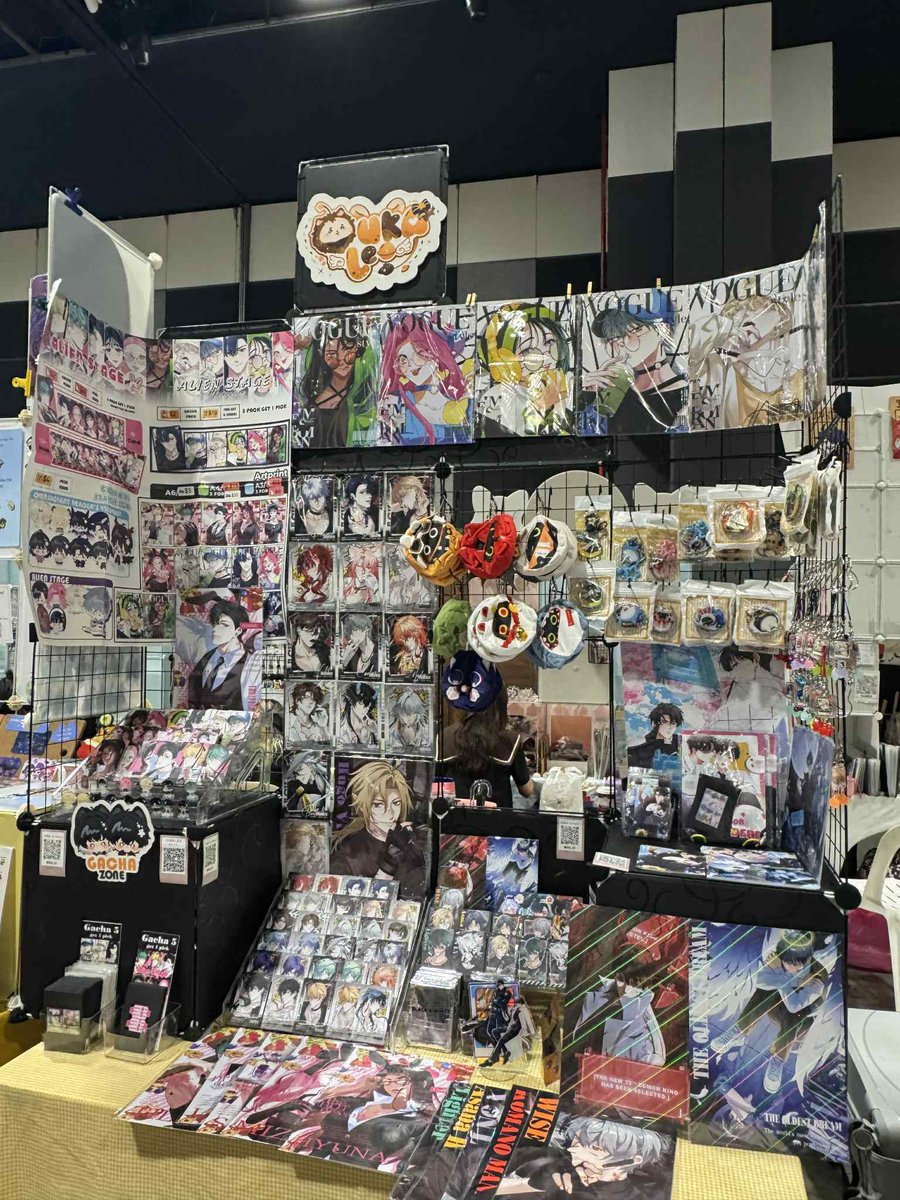 Day 2 fighting 😎💪💪
Come and say hi at B13 #doumini2025 and B13 #HobbyHorizon 
See ya 😘💋💋